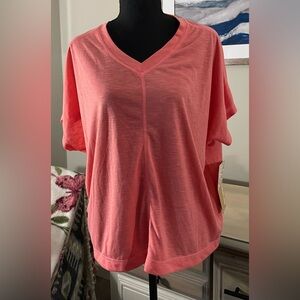 Sendara Women’s Size XL Top , Salmon color
